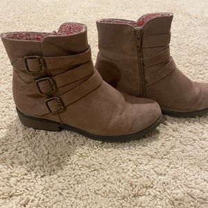 Girls boots size 3